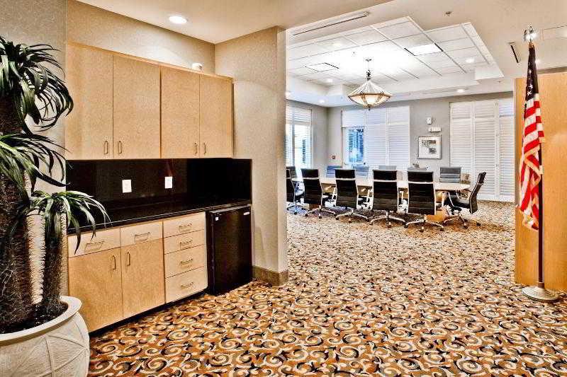 By Ihg